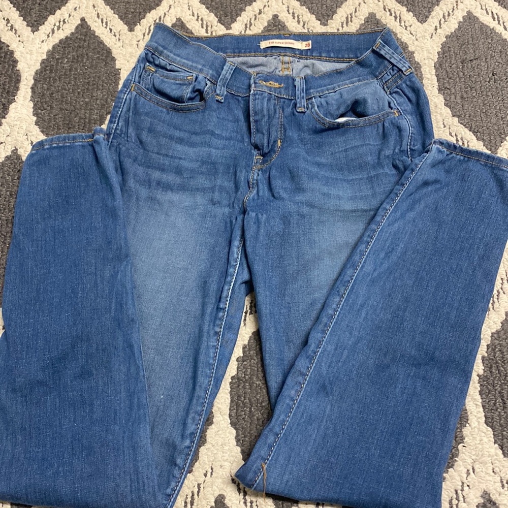 Levi's super skinny size 28 jeans